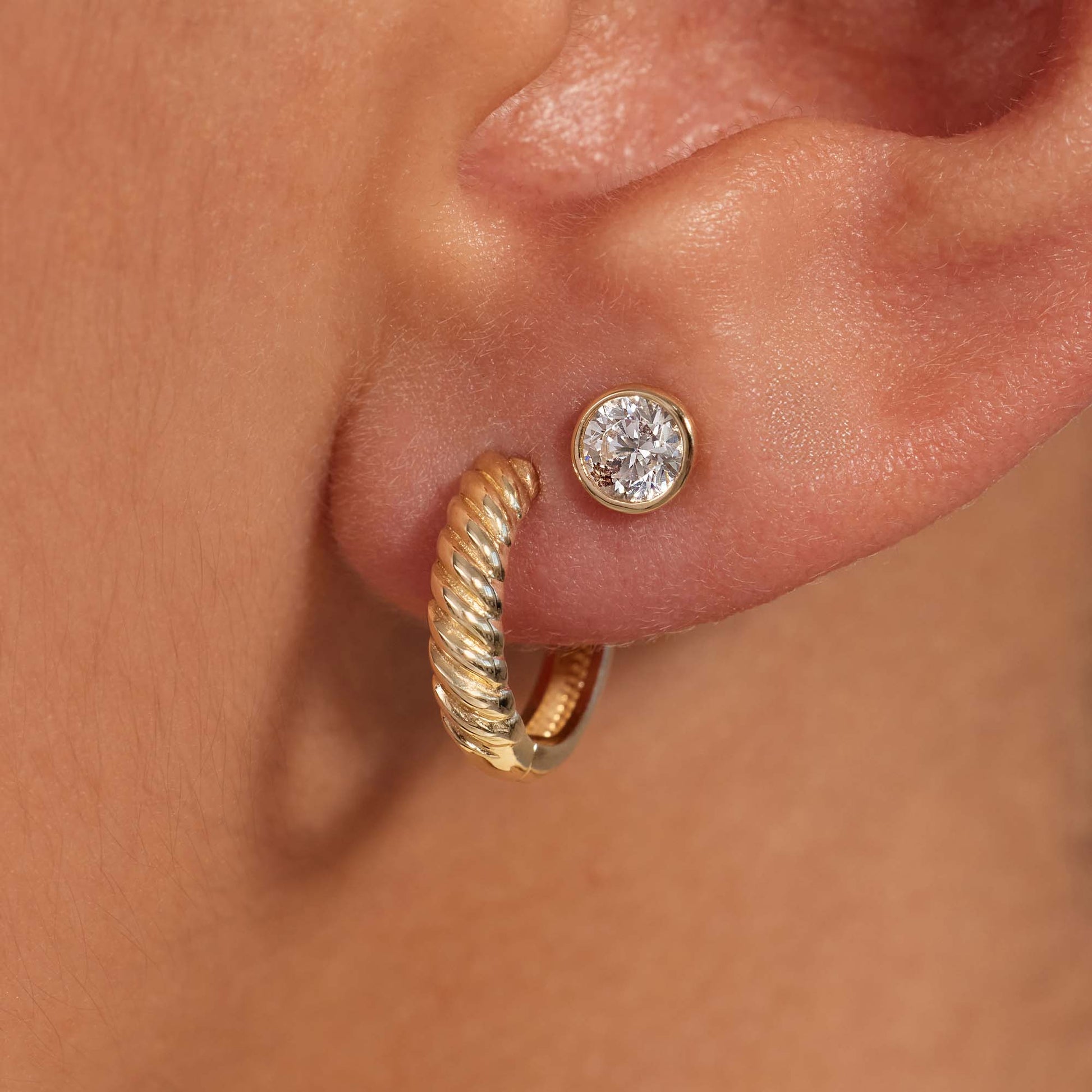 Monte Napoleone Celie 9 karat gold ear studs with zirconia stones - Beloro jewels