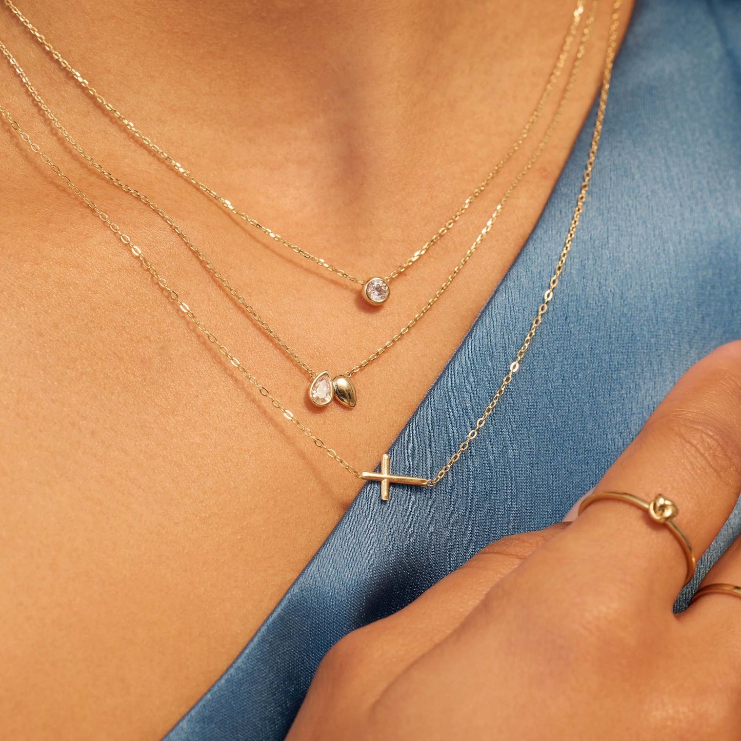 Della Spiga Donatella collier en or 9 carats avec croix