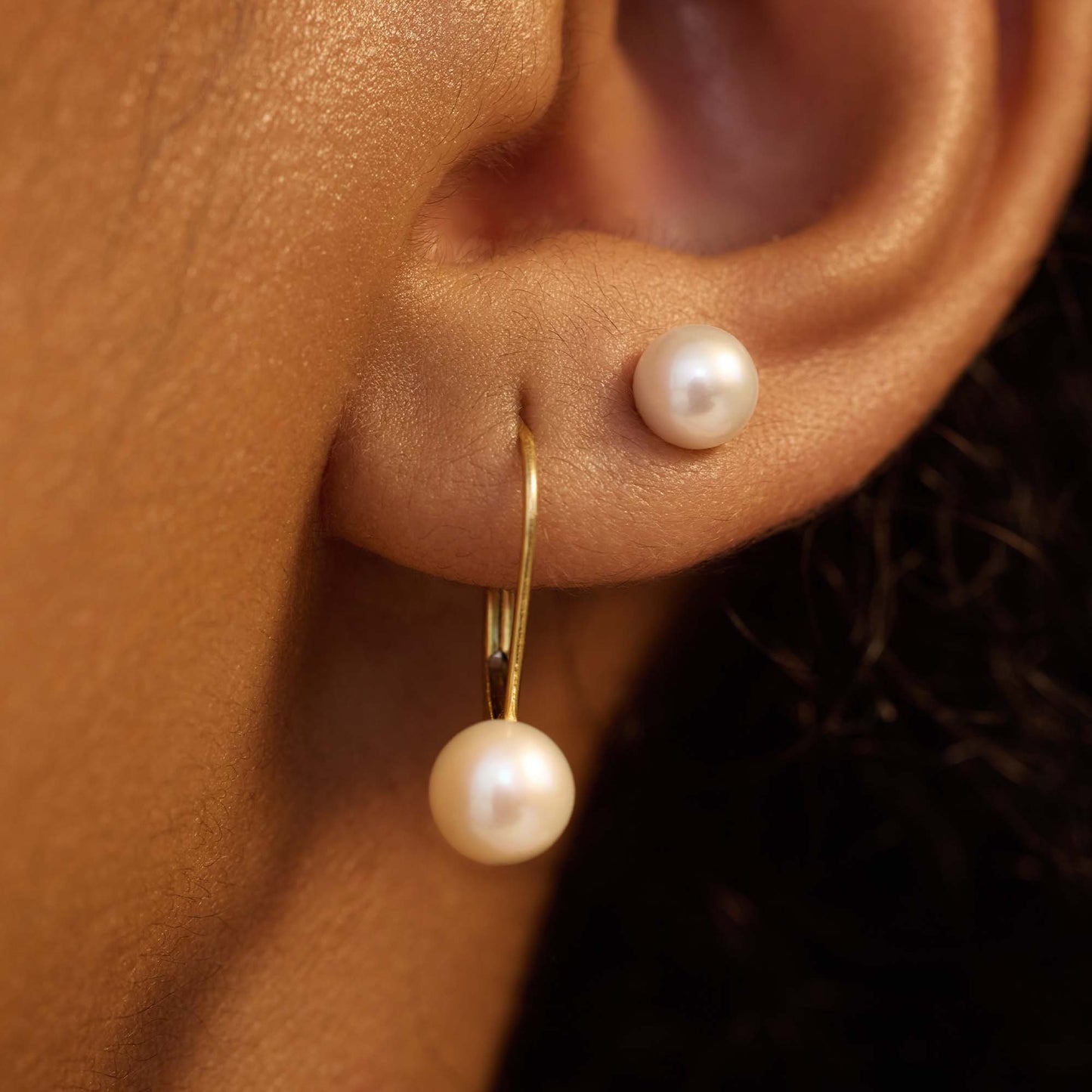 Monte Napoleone Perla 9 karat gold ear studs with pearl - Beloro jewels