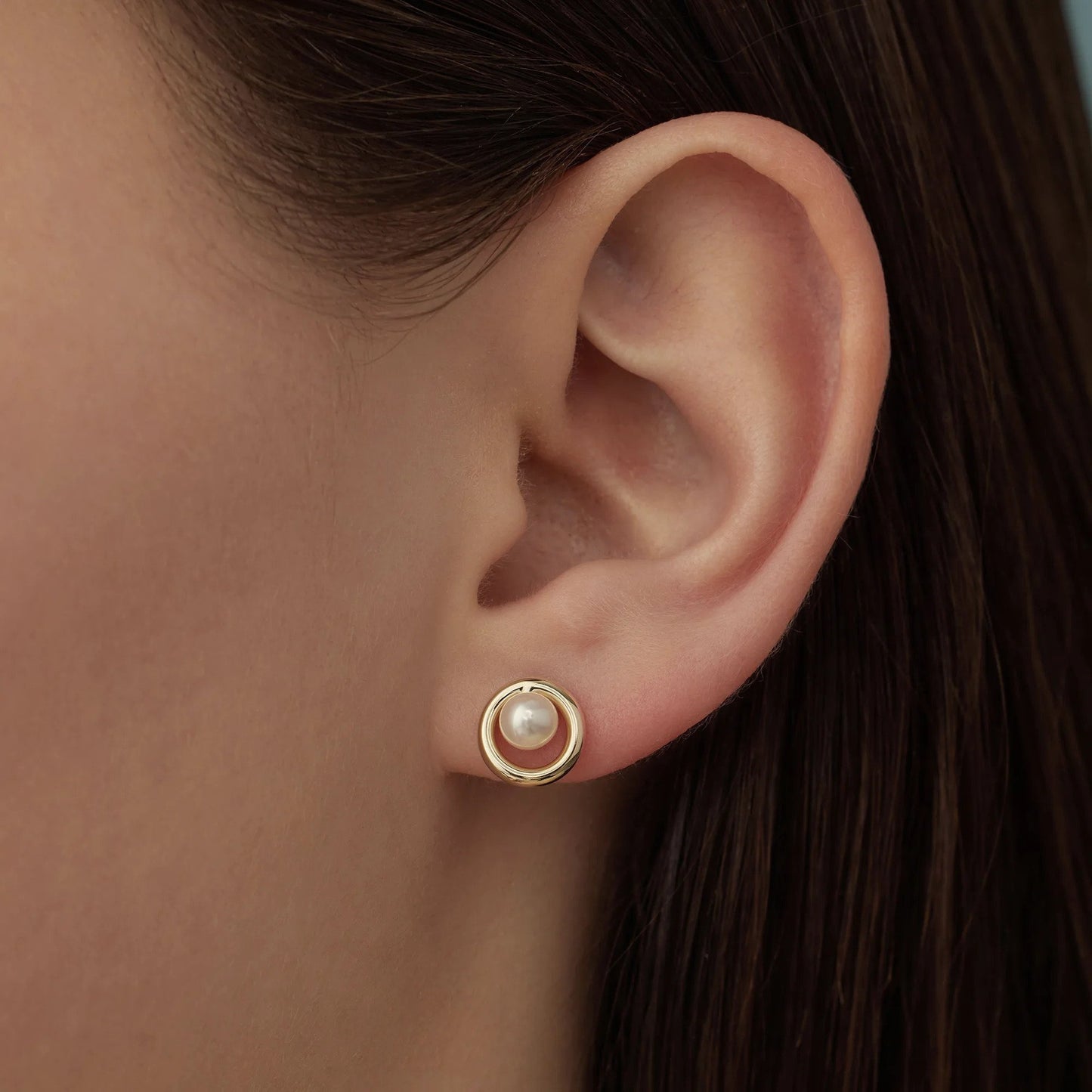 Monte Napoleone Perla 9 karat gold ear studs with pearl - Beloro jewels